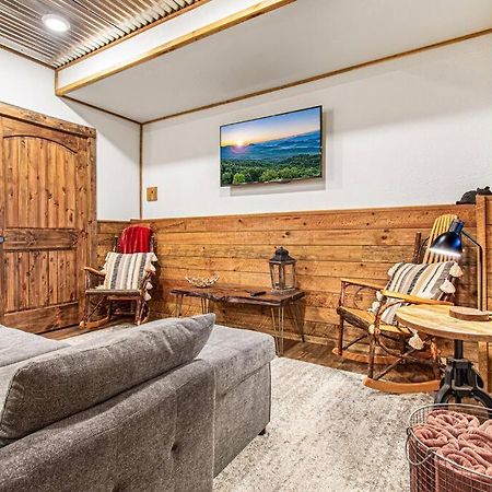 Cherry Log Summit Cabin By Bk Stays - Family Friendly - Playground - Game Room - Jacuzzi - Amazing Mountain Views Luaran gambar