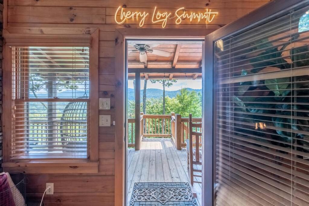 Cherry Log Summit Cabin By Bk Stays - Family Friendly - Playground - Game Room - Jacuzzi - Amazing Mountain Views Luaran gambar