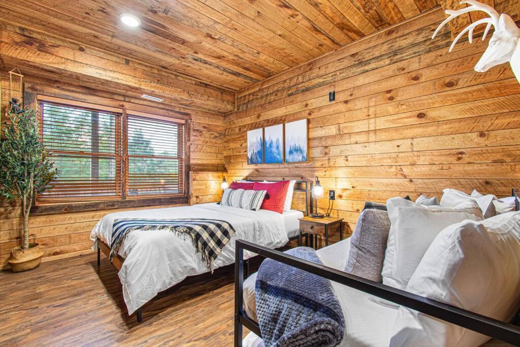 Cherry Log Summit Cabin By Bk Stays - Family Friendly - Playground - Game Room - Jacuzzi - Amazing Mountain Views Luaran gambar