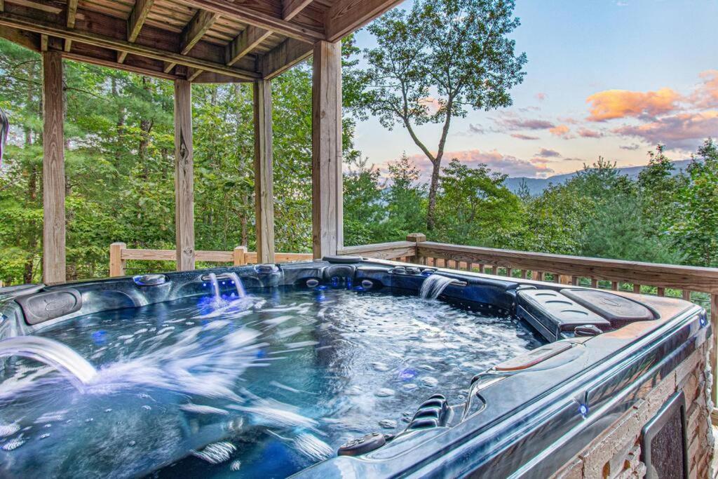 Cherry Log Summit Cabin By Bk Stays - Family Friendly - Playground - Game Room - Jacuzzi - Amazing Mountain Views Luaran gambar