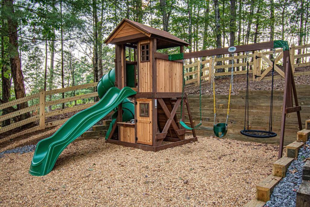 Cherry Log Summit Cabin By Bk Stays - Family Friendly - Playground - Game Room - Jacuzzi - Amazing Mountain Views Luaran gambar