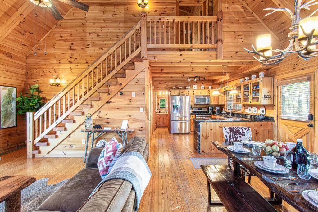 Cherry Log Summit Cabin By Bk Stays - Family Friendly - Playground - Game Room - Jacuzzi - Amazing Mountain Views Luaran gambar
